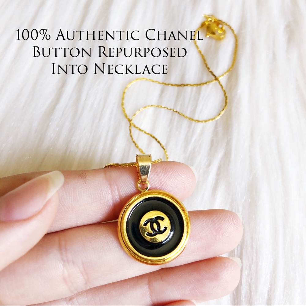 Chanel Necklace - Picture 2 of 11
